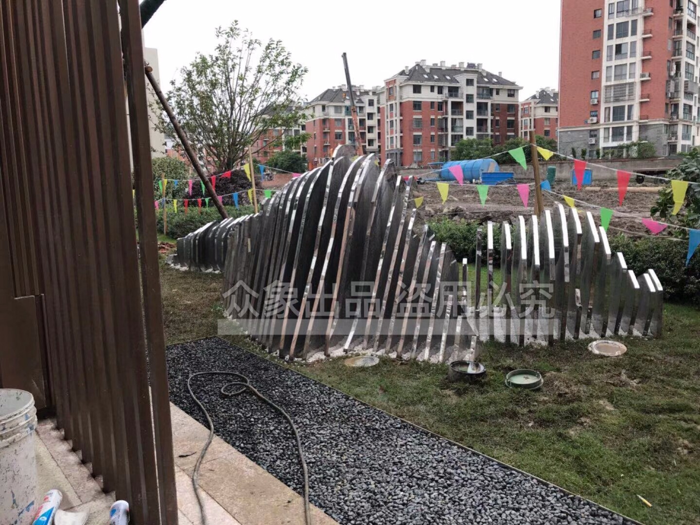 眾象雕塑.jpg 眾象雕塑.jpg